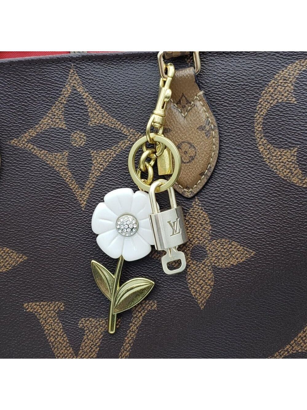 Authentic Louis Vuitton Lock & Key with Unbranded Flower Charm, Keychain - Picture 11 of 11
